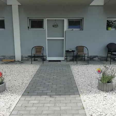 Apartman *